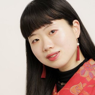 花緒よみ先生